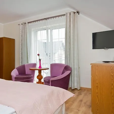 Goscinne Idalia ホームステイ *