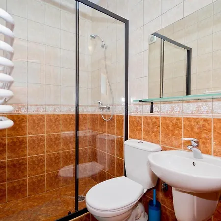 Goscinne Idalia Homestay *