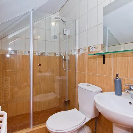 Goscinne Idalia ホームステイ