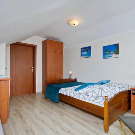 Goscinne Idalia Karwia