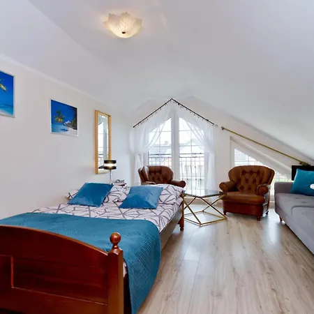 Goscinne Idalia ホームステイ *